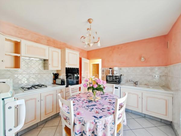 À vendre : Villa avec sous-sol à CHATENOY-EN-BRESSE (71) – 4 chambres, 183 m² habitables terrain de 1728 m²