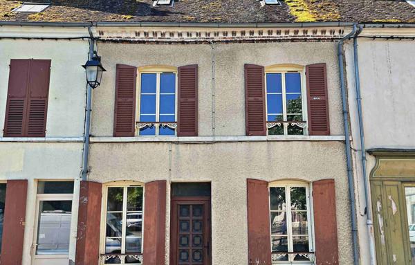 Maison 3 pièces de 117 m2 à Villeneuve l'Archevêque (89190)