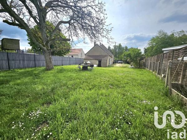 Maison traditionnelle 2 pièces de 50 m² à Sandillon (45640)