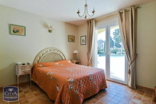 Maison à vendre 8 pièces 240m² Rochefort-du-Gard (30650)