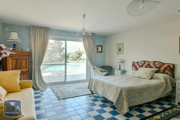 Maison à vendre 8 pièces 240m² Rochefort-du-Gard (30650)