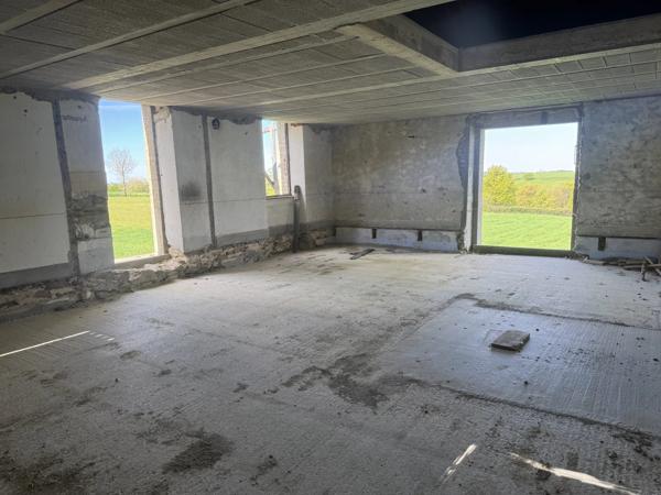 Ancien corps de ferme à rénover avec 4,28 hectares près de Rieupeyroux