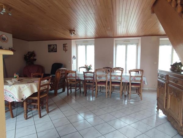 Jolie maison en pierre habitable de suite.