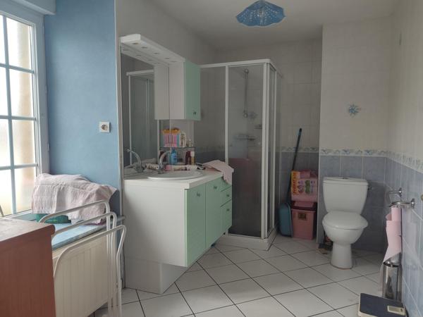 Jolie maison en pierre habitable de suite.