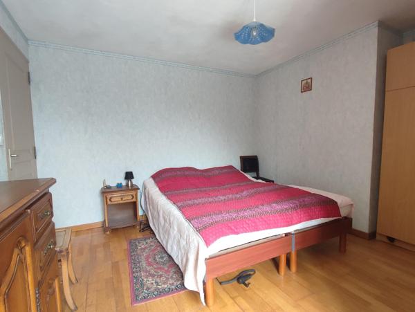 Jolie maison en pierre habitable de suite.