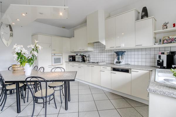 Appartement 5 pièces - 162 m² Exclusivité efficity