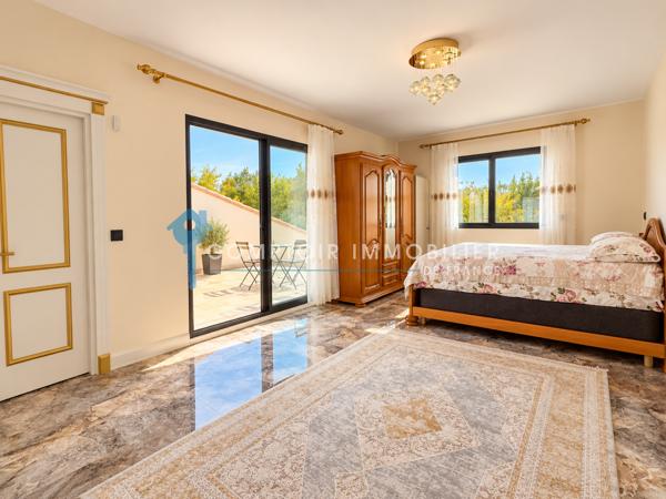 Maison 9 pièce(s) 7 chambre(s) 244 m²