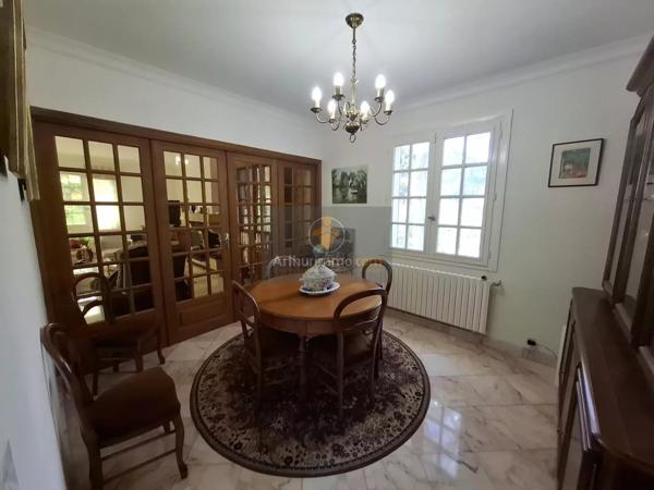 Vente                                                      Maison
                        
                     8 pièces                      188 m2                     à Serris
