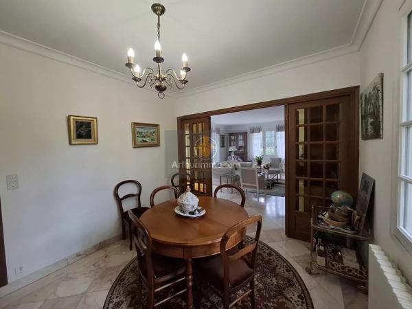 Vente                                                      Maison
                        
                     8 pièces                      188 m2                     à Serris