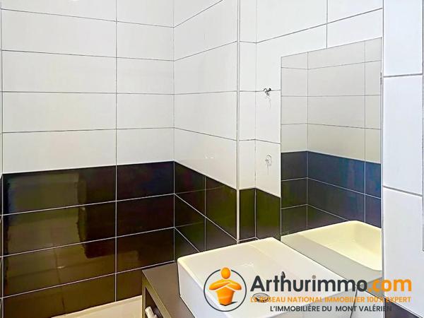 Vente                                                      Appartement
                        
                     3 pièces                      50 m2                     à Nanterre