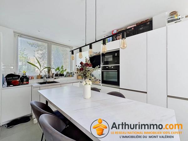 Vente                                                      Appartement
                        
                     3 pièces                      50 m2                     à Nanterre