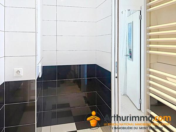 Vente                                                      Appartement
                        
                     3 pièces                      50 m2                     à Nanterre