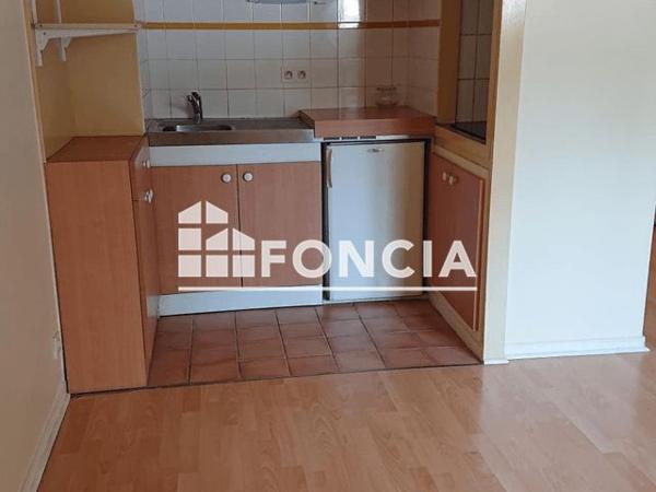 Location Studio 26.91 m² - 66 RUE DU PRIEURE-SAINT-THOMAS Epernon 28230