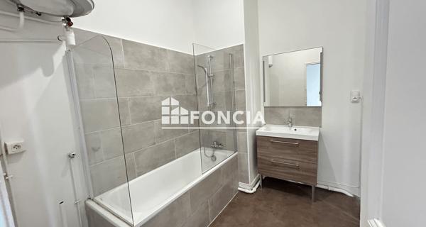 Location Appartement 3 pièces 77.83 m² - Marseille 13006