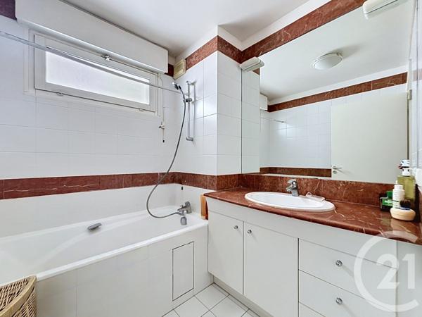 Appartement F4 à vendre  4 pièces - 93,28 m 2   PARIS  - 75012
