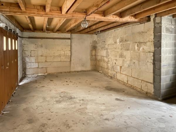 Dpt Vienne (86), à vendre CHATELLERAULT 86100 maison P7 de 204 m² - Terrain de 240,00 m²