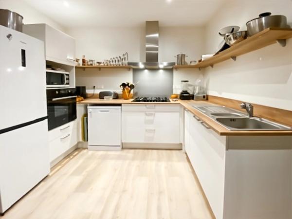 Dpt Vienne (86), à vendre CHATELLERAULT 86100 maison P7 de 204 m² - Terrain de 240,00 m²