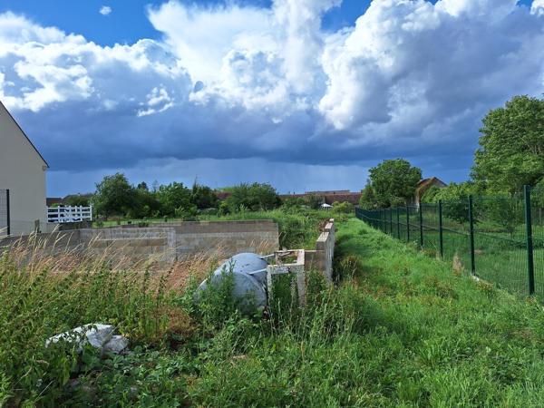 terrain a batir ESMANS 90 000 €