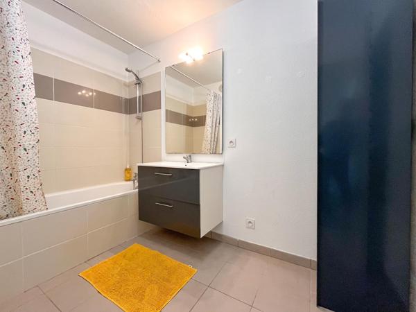 CENON (cours Gambetta) - Duplex de 64m2 - 2 pkg