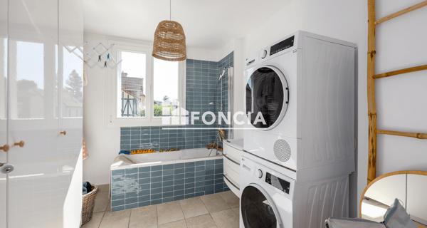 À vendre Maison 6 pièces 107.12 m² - Versailles 78000