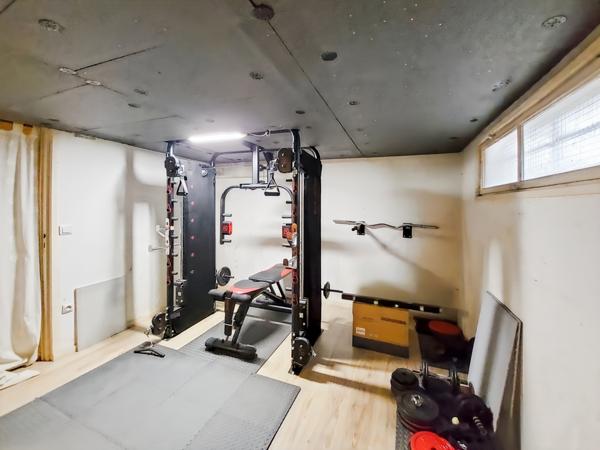 Morigny-Champigny (91150) Quartier LES MONCEAUX - Maison individuelle élevée sur sous-sol / garage / terrain 616 m2 / véranda