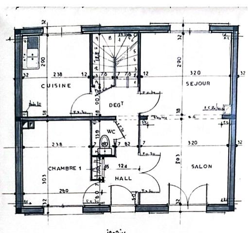 Morigny-Champigny (91150) Quartier LES MONCEAUX - Maison individuelle élevée sur sous-sol / garage / terrain 616 m2 / véranda
