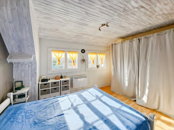 Morigny-Champigny (91150) Quartier LES MONCEAUX - Maison individuelle élevée sur sous-sol / garage / terrain 616 m2 / véranda