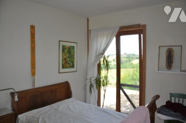 POUR INVESTISSEUR : AURIGNAC à 15 mns, maison récente, dépendances sur 5270m². Prix : 174.400 €