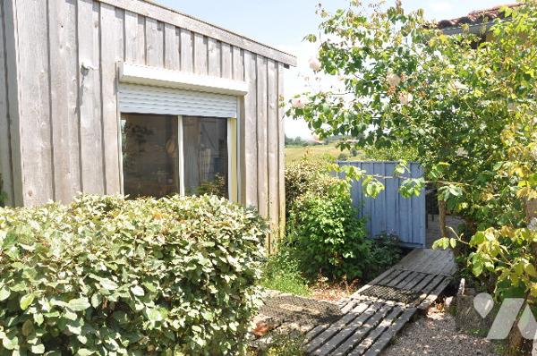 POUR INVESTISSEUR : AURIGNAC à 15 mns, maison récente, dépendances sur 5270m². Prix : 174.400 €