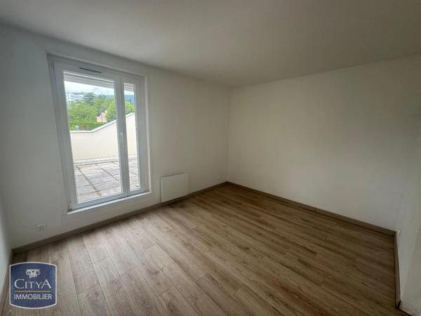Maison à louer 5 pièces 115.39m² Saint-Genis-Pouilly (01630)