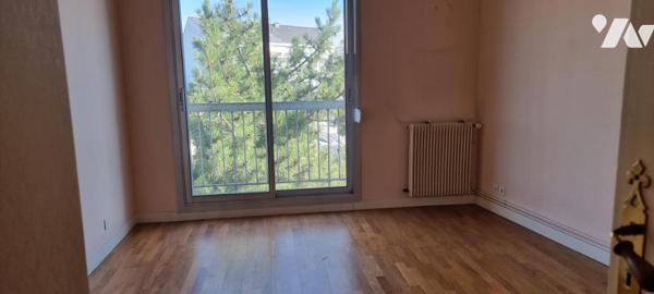 TOURS CENTRE – APPARTEMENT TRAVERSANT DE 134,54 M² AVEC BALCONS, GARAGE ET DEUX 