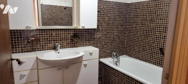 TOURS CENTRE – APPARTEMENT TRAVERSANT DE 134,54 M² AVEC BALCONS, GARAGE ET DEUX 