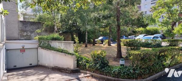 TOURS CENTRE – APPARTEMENT TRAVERSANT DE 134,54 M² AVEC BALCONS, GARAGE ET DEUX 