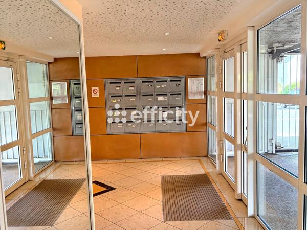 Appartement
         2 pièces
        - 38 m² 139 990 € *