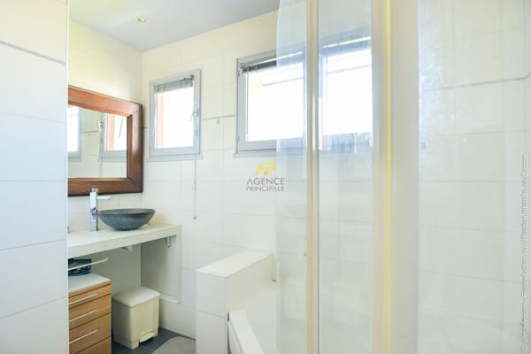 Maison indépendante Alsace Lorraine 4 chambres 101 m2 499 000 € **  - Référence  2068