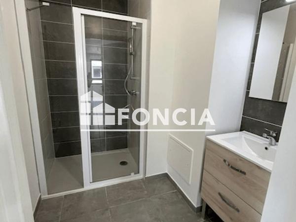 Location Appartement 2 pièces 48.5 m² - 83BIS COURS SAINT ANDRE Le Pont De Claix 38800