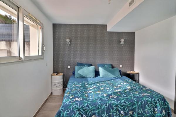 Villa contemporaine 4 chambres-Piscine-Secteur Eoures très recherché