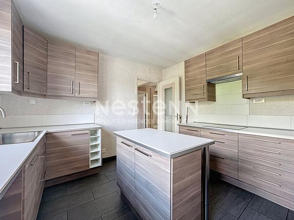 À vendre : Maison individuelle de 126 m² avec grand jardin, garage triple et combles aménageables à Morangis