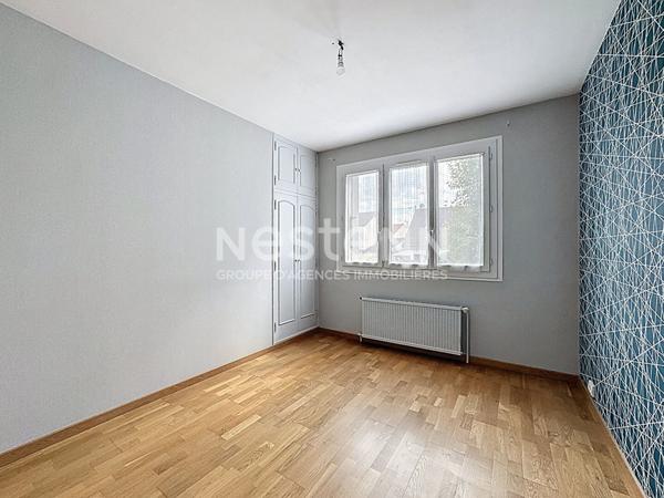 À vendre : Maison individuelle de 126 m² avec grand jardin, garage triple et combles aménageables à Morangis