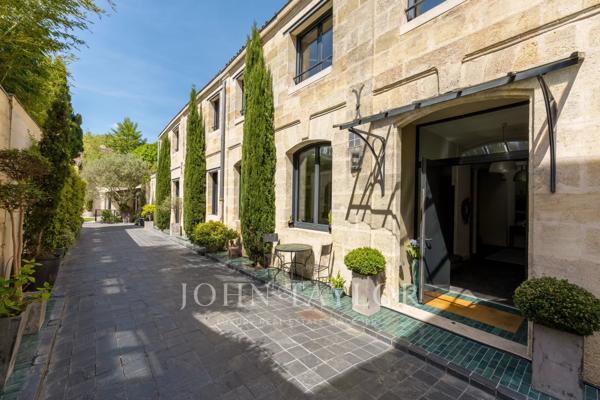 En exclusivité – Magnifique ancienne imprimerie réhabilitée - 6 Chambres - Piscine - Grand garage et Jardin