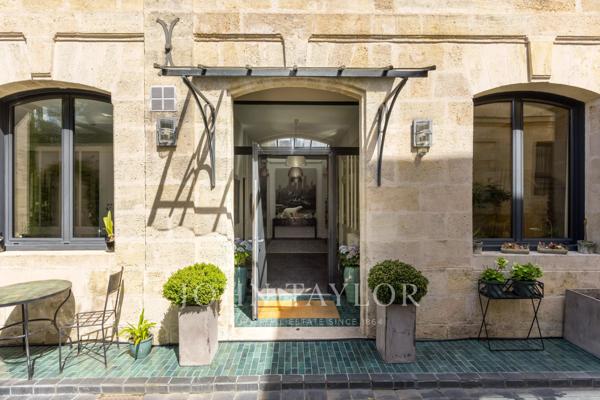 En exclusivité – Magnifique ancienne imprimerie réhabilitée - 6 Chambres - Piscine - Grand garage et Jardin