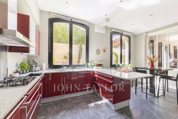 En exclusivité – Magnifique ancienne imprimerie réhabilitée - 6 Chambres - Piscine - Grand garage et Jardin