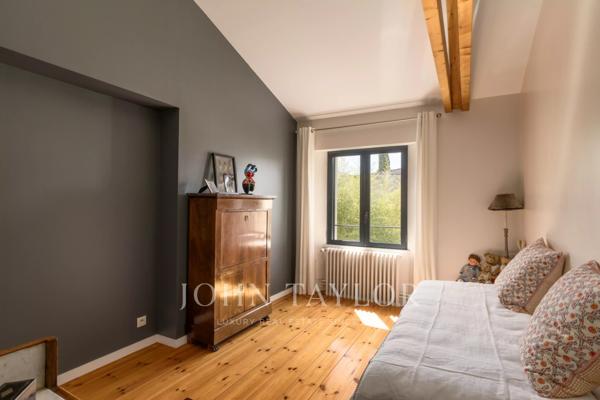 En exclusivité – Magnifique ancienne imprimerie réhabilitée - 6 Chambres - Piscine - Grand garage et Jardin