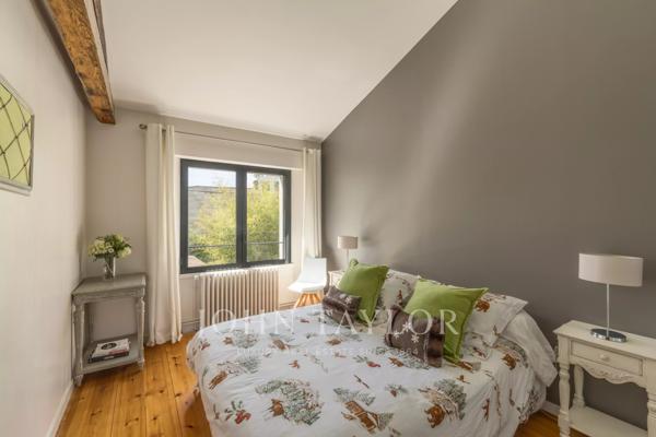 En exclusivité – Magnifique ancienne imprimerie réhabilitée - 6 Chambres - Piscine - Grand garage et Jardin