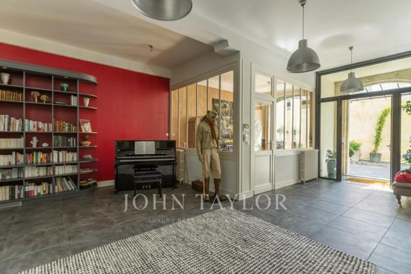 En exclusivité – Magnifique ancienne imprimerie réhabilitée - 6 Chambres - Piscine - Grand garage et Jardin