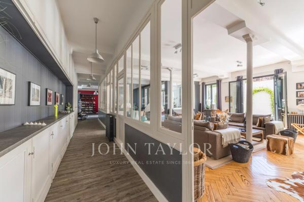 En exclusivité – Magnifique ancienne imprimerie réhabilitée - 6 Chambres - Piscine - Grand garage et Jardin