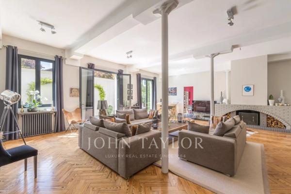 En exclusivité – Magnifique ancienne imprimerie réhabilitée - 6 Chambres - Piscine - Grand garage et Jardin