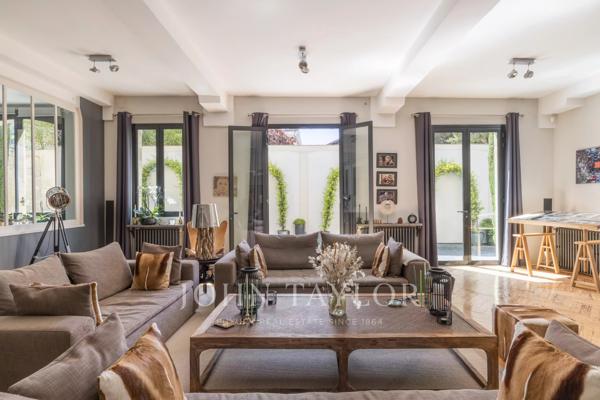 En exclusivité – Magnifique ancienne imprimerie réhabilitée - 6 Chambres - Piscine - Grand garage et Jardin