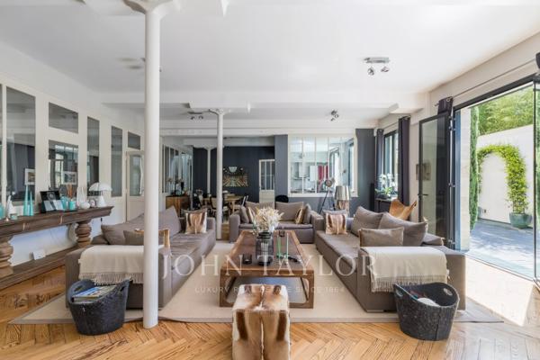 En exclusivité – Magnifique ancienne imprimerie réhabilitée - 6 Chambres - Piscine - Grand garage et Jardin