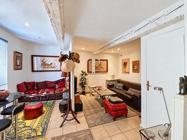 NARBONNE CENTRE VILLE – MAISON DE VILLE MEUBLÉE DE 111,56 M² – 3 CHAMBRES